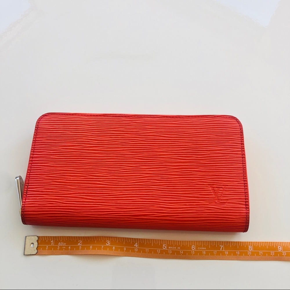 LV Epi leather wallet - Picture 8 of 9
